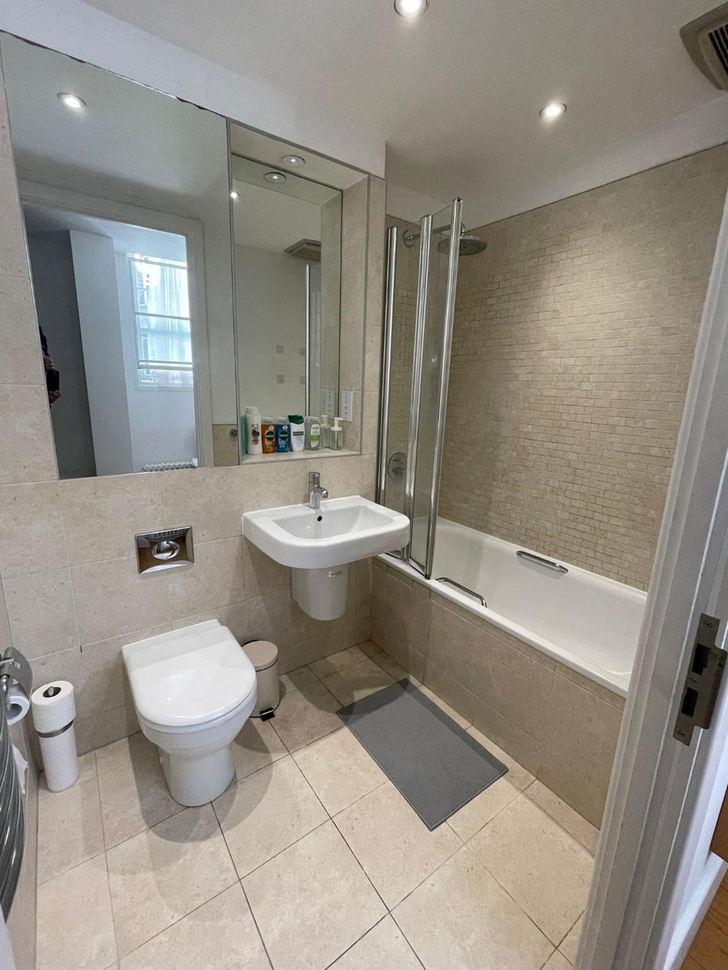 One Bedroom Apartment In Holborn Londres Extérieur photo