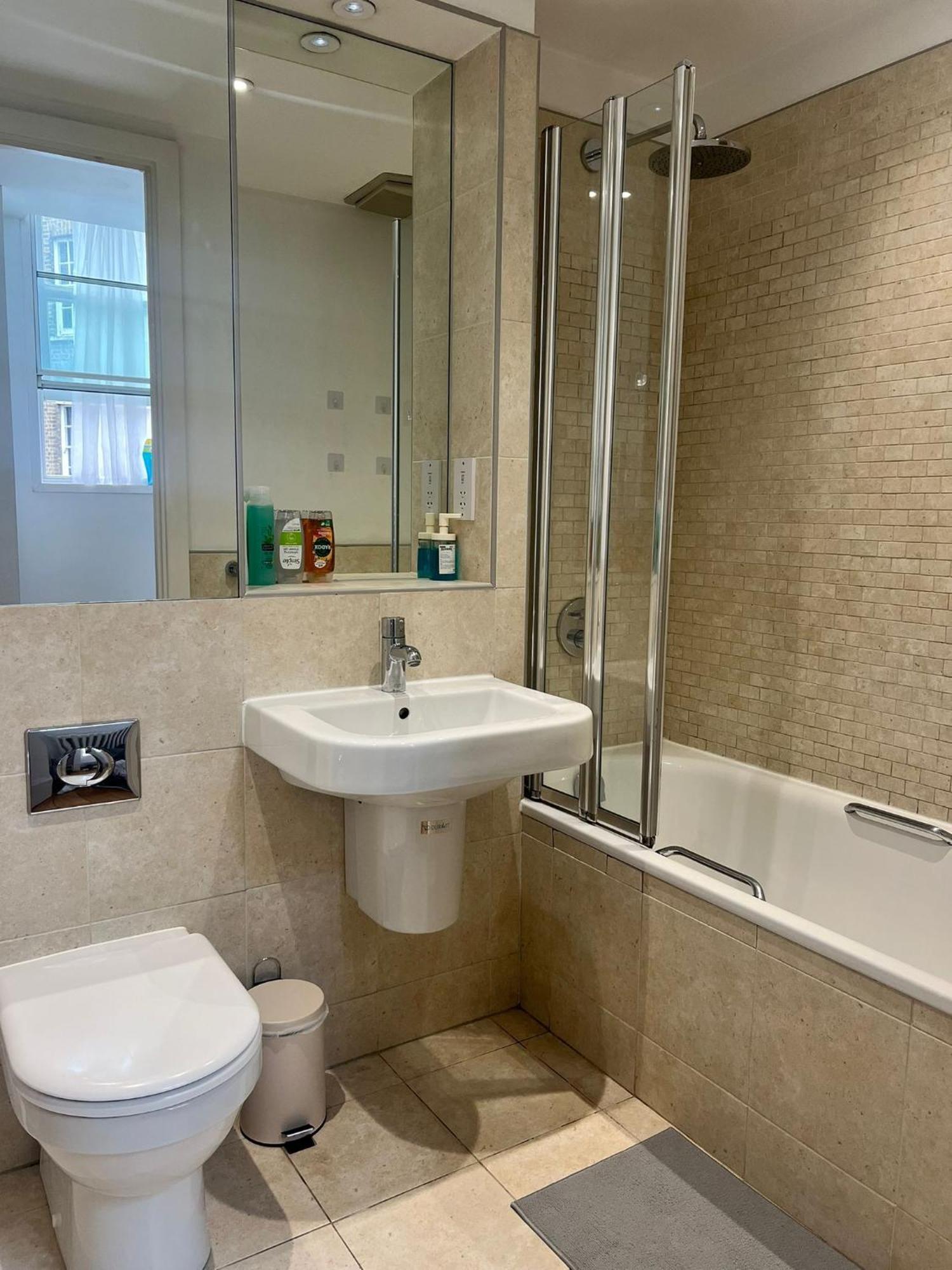 One Bedroom Apartment In Holborn Londres Extérieur photo