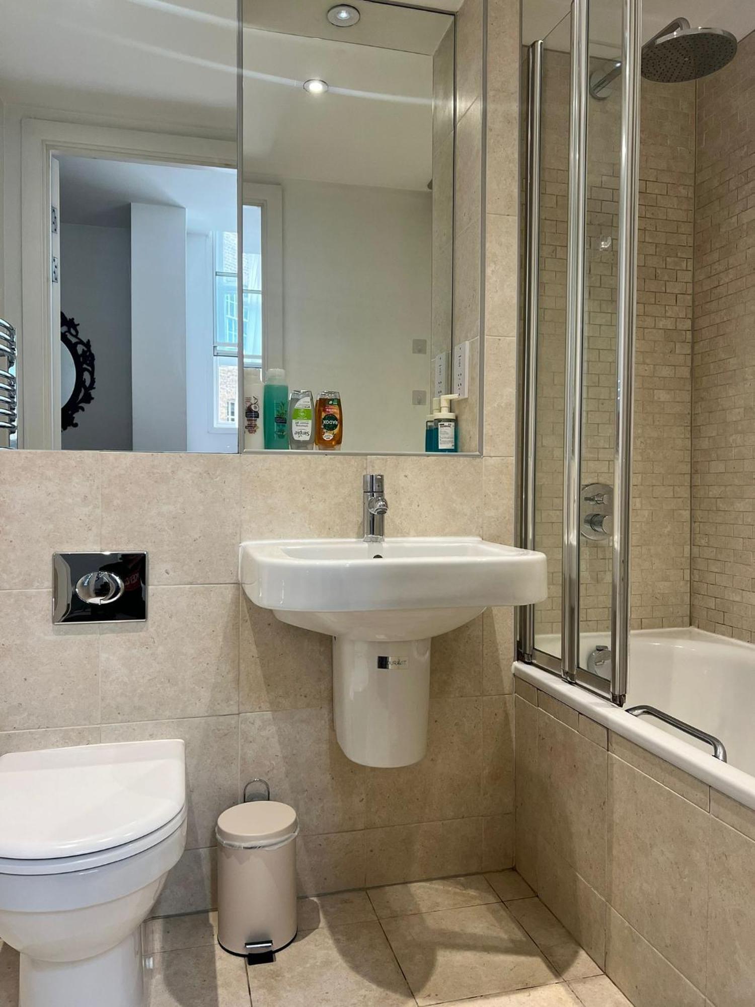 One Bedroom Apartment In Holborn Londres Extérieur photo